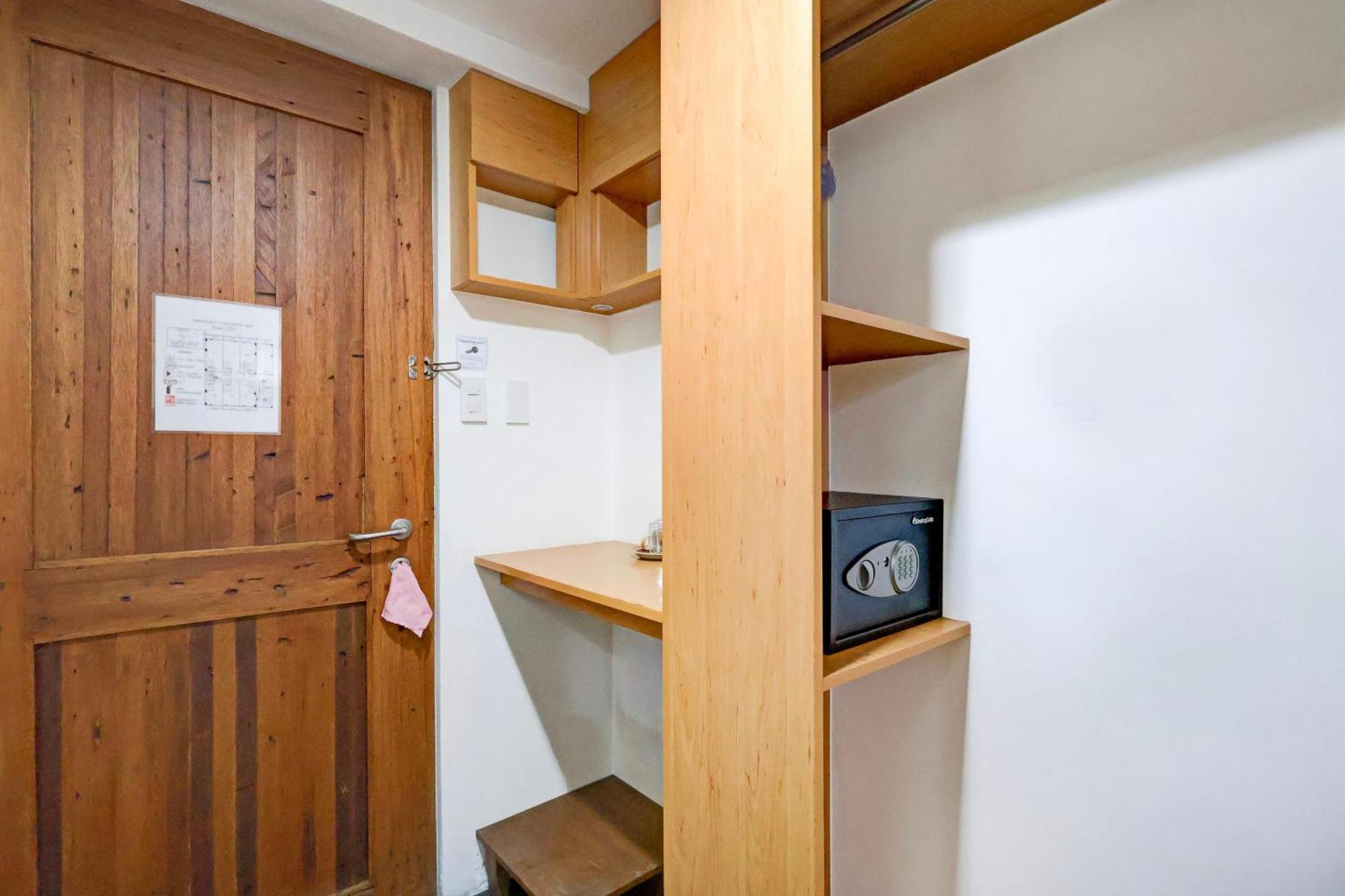 Collection O Brblock Boutique & Residences, Santa Cruz Olympia, Makati 마카티 외부 사진